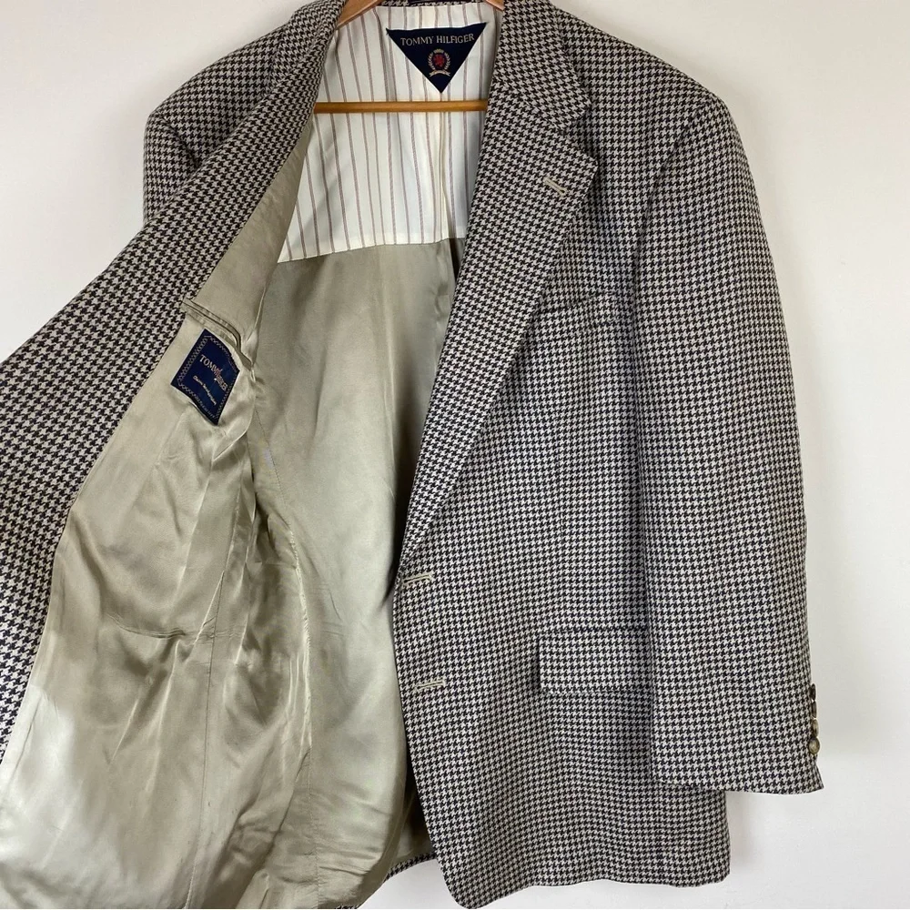 Vintage 90s Tommy Hilfiger Houndstooth Black Tan Two-Button Blazer, Size 44R‎